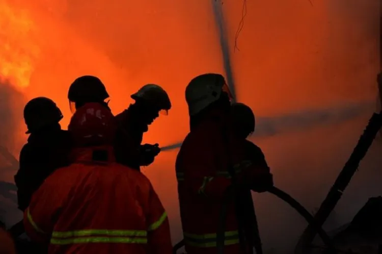 Bengkel Servis Jok di Jombang Terbakar, Kerugian Capai Rp 300 Juta