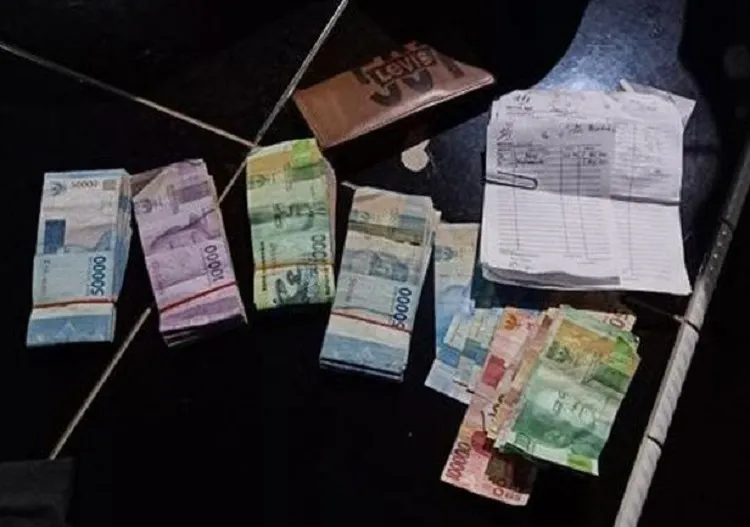 Kasir di Tulungagung Terciduk Gelapkan Uang Toko Rp9.619.750