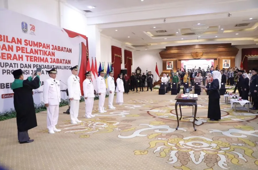 Gubernur Khofifah Latik 11 Penjabat Bupati/Walikota