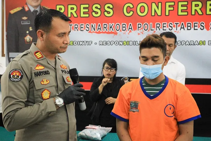 Simpan 12 Ribu Pil Ekstasi Senilai Rp 33 Miliar, Arek Tambak Wedi Diupah Rp 15 Juta