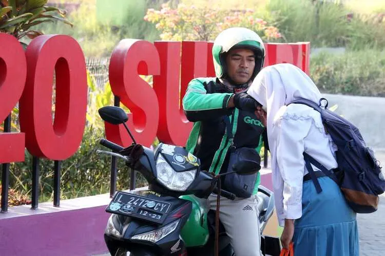 Ribuan Pelajar Terima Beasiswa GrabScholar 2023