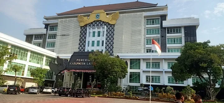 KPK Geledah Ruangan Pengadaan Barang dan Jasa di Lantai 4