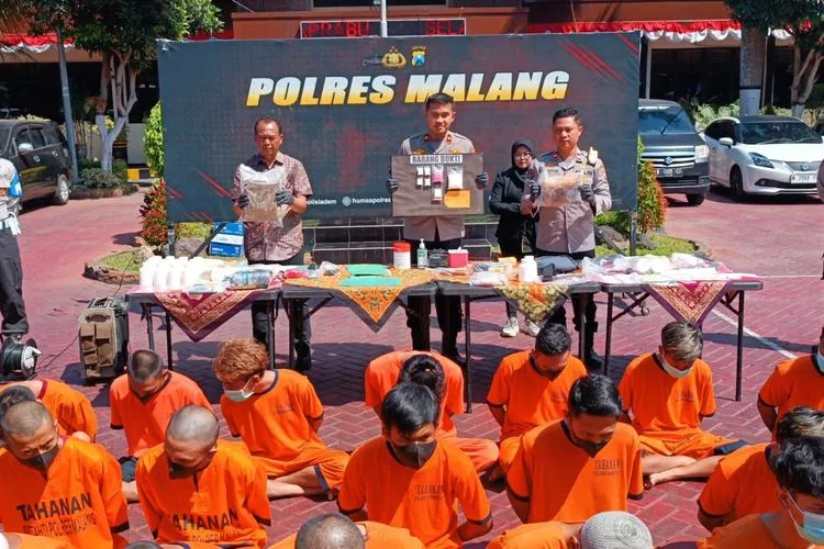 Sehari-hari Kerja Serabutan, Pria Asal Malang Terciduk Tanam 10 Batang Ganja