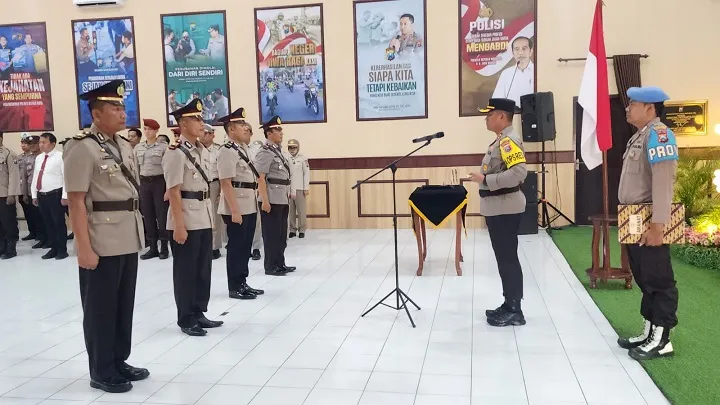 Kasat Samapta dan Kapolsek Ponggok Polres Blitar Kota Berganti