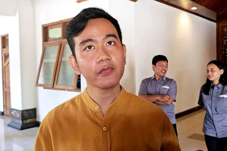 Gonjang Ganjing Gibran!