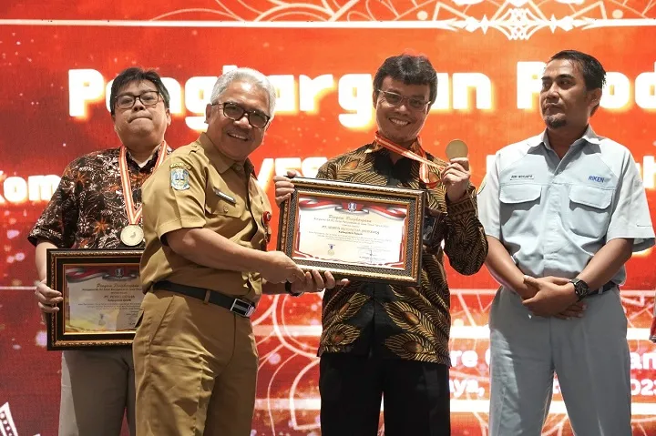 Konsisten Terapkan Manajemen 5R, SIG Raih Tujuh Penghargaan dari Disnakertrans Jatim