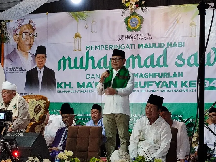 Cak Imin Minta Restu Kiai dan Santri di Gresik Maju Cawapres