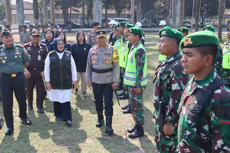 Kapolres Lumajang Laksanakan Apel Gelar Pasukan Ops Mantap Brata di Pemilu 2023-2024