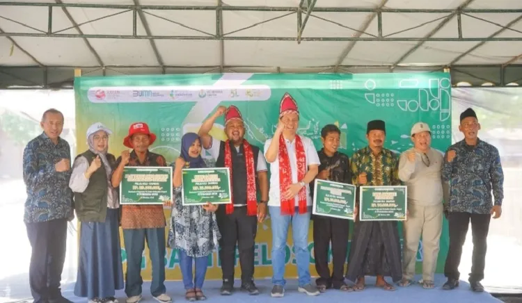 Program Bakti Pelosok Negeri Petrokimia Gresik Salurkan Bantuan Rp300 Juta untuk Pengembangan Pulau Gili Bawean