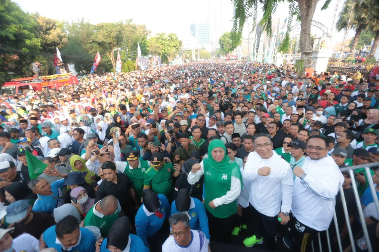 Ratusan Ribu Warga Ramaikan Jalan Santai Hari Santri 2023