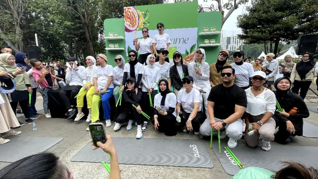 Artis Peduli Kesehatan Percernaan Ramaikan Kawasan GBK