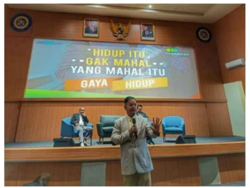 Mahasiswa Unair Diedukasi Pentingnya Investasi Emas untuk Anak Muda