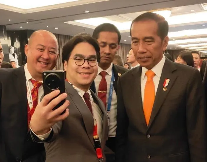 Baca juga : Jokowi Terpukau Smartphone Find Series