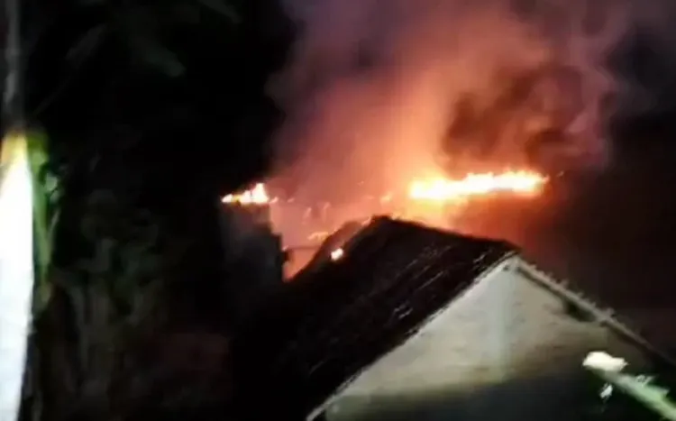 Ditinggal Keluar, Rumah di Pacitan Ludes Terbakar: Kerugian Capai Puluhan Juta
