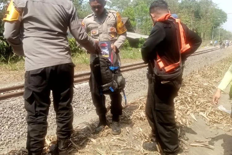 Siswi SMK Nekat Tabrakan Diri ke KA Gajayana Blitar, Tulis Sepucuk Surat: Capek Butuh Istirahat