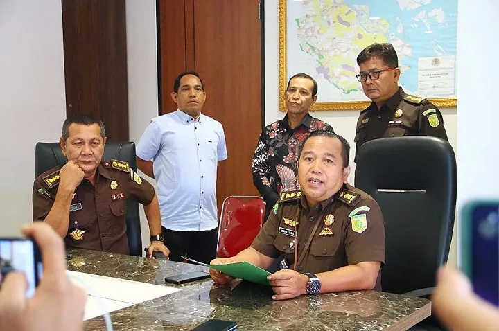 Bermain Kasus Rp 2,4 M, Jaksa Hamil Ditahan