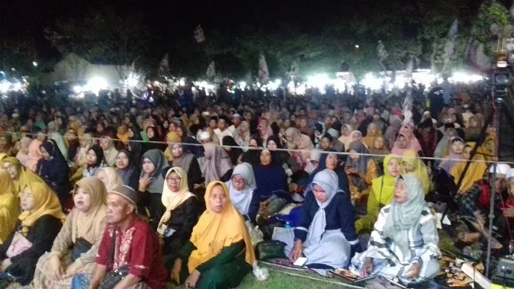 Peringatan Haul Desa Kedungsugo, Ribuan Warga Gelar Shalawat dan Doa Bersama
