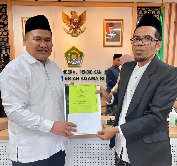 RMI PCNU Tuban Serahkan Dukungan Pembentukan Ditjen Pesantren ke Kemenag RI