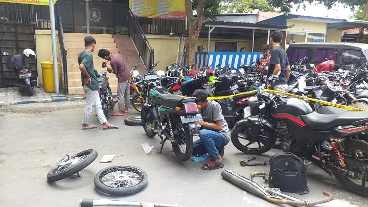 Patuhi Kelengkapan Motor Roda Dua, para Pelanggar Benahi Motornya, Guna Kelanjutan Proses Peradilan