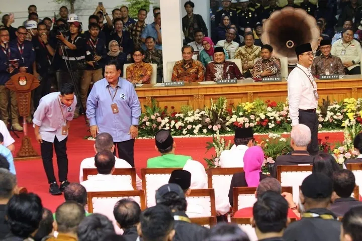 Ada Drakor Politik, Prabowo Cuma Nonton