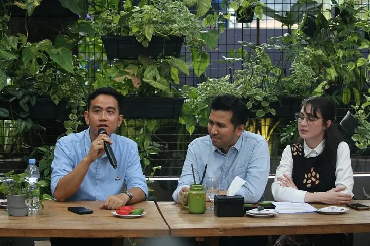 Emil Dardak dan Arumi Bachsin, Jubirnya Gibran