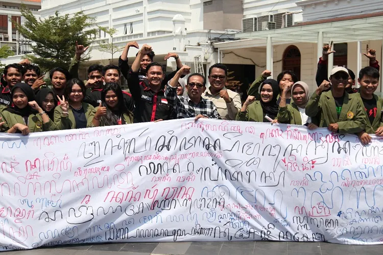 Wakil Ketua DPRD Kota Surabaya AH Thony Ajak Generasi Muda Lestarikan Aksara Jawa