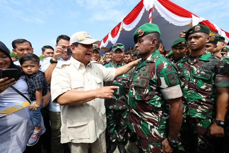 27 Tahun Tak Bersua, Probowo Kembali Ketemu Mantan Anak Buah di Papua
