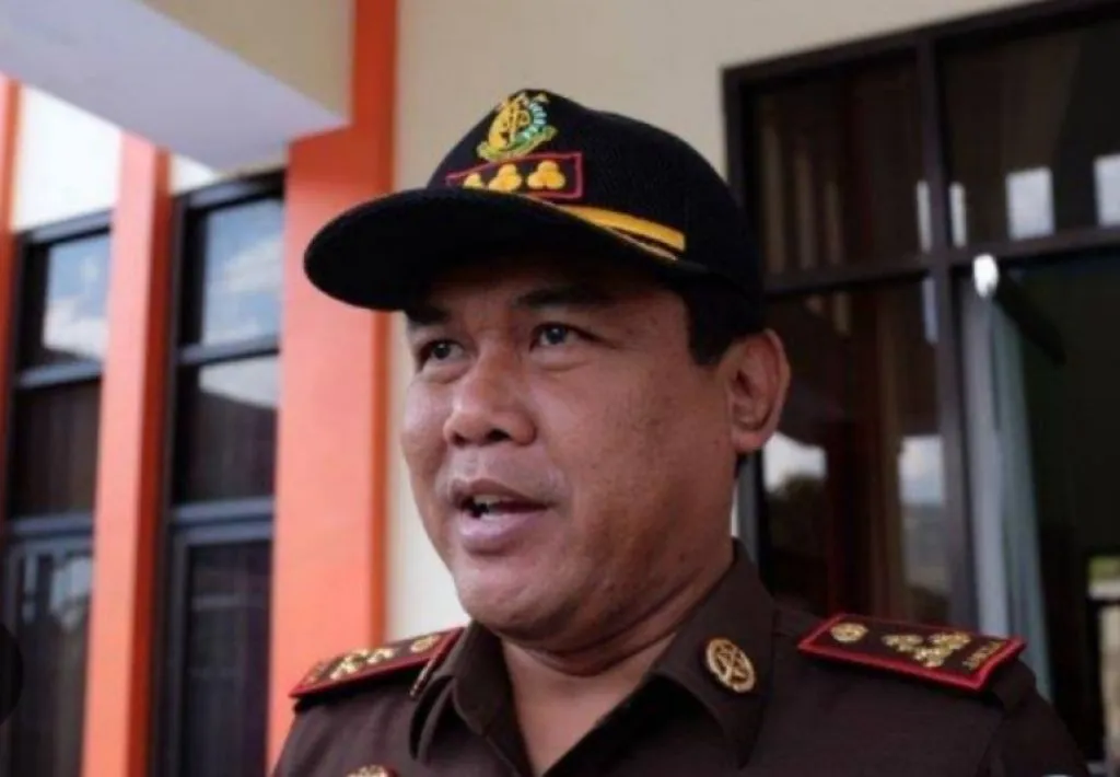 Baca juga : Diduga Mainkan Kasus dengan Memidanakan Perjanjian Kerjasama untuk Tahan Wartawan Senior Surabaya, Eks Kajari Trenggalek Dilaporkan ke Presiden