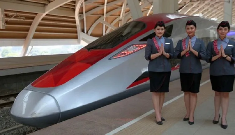 Raih Rekor Tertinggi, Kereta Cepat Whoosh Tambah 4 Perjalanan di Akhir Pekan