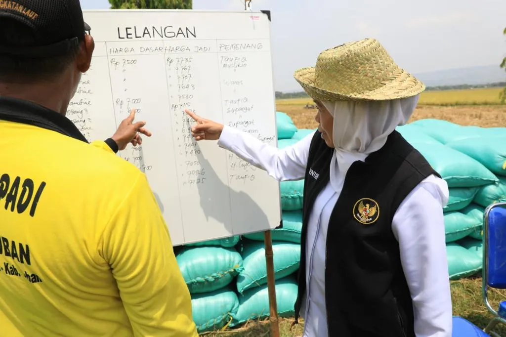 Panen Raya Padi di Tuban, Gubernur Khofifah : Jatim Mampu Jadi Produsen Padi Tertinggi Nasional Selama 4 Tahun Berturut-turut