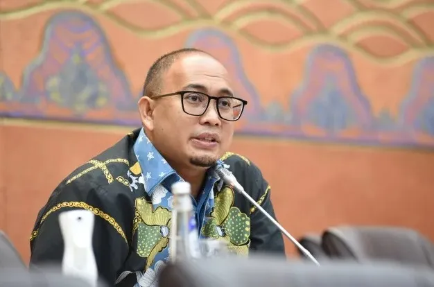 Dua Lembaga Survei Bertabrakan