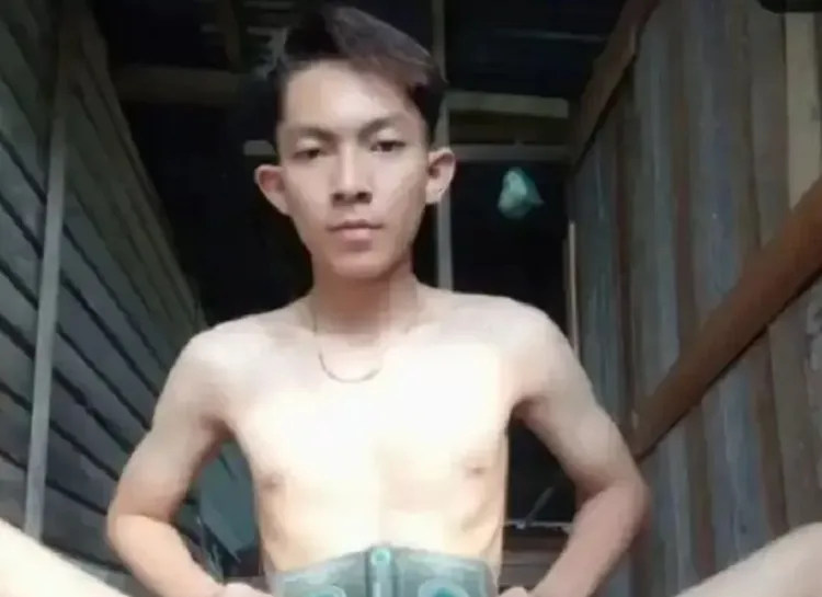 Viral Remaja Lakukan Aksi Tak Senonoh, Tempelkan Alat Kelamin dan Masturbasi di Al Qur'an