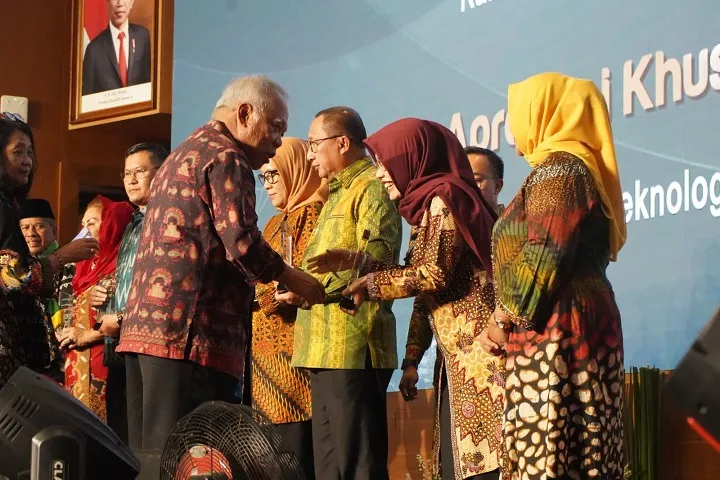 Optimalkan TPS3R, Pemkab Kediri Dapat Penghargaan dari Kementerian PUPR