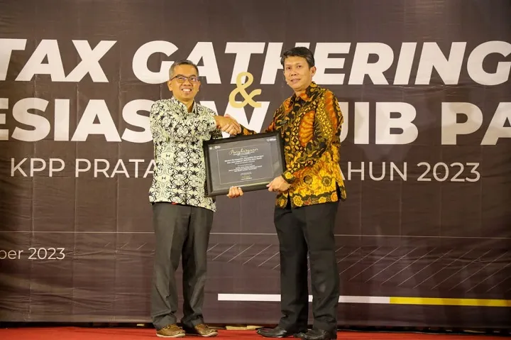 Pemkot Kediri Terima Beberapa Penghargaan pada Tax Gathering KPP Pratama Kediri