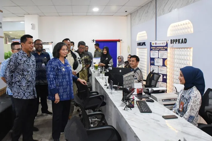 Pj Wali Kota Kediri Zanariah Tinjau MPP Kota Kediri, Minta Pelayanan Hingga Sabtu-Minggu