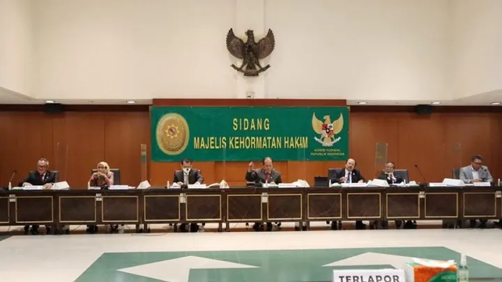 Dipecat, Hakim Agama Tulungagung Nikahi Pemohon Cerai