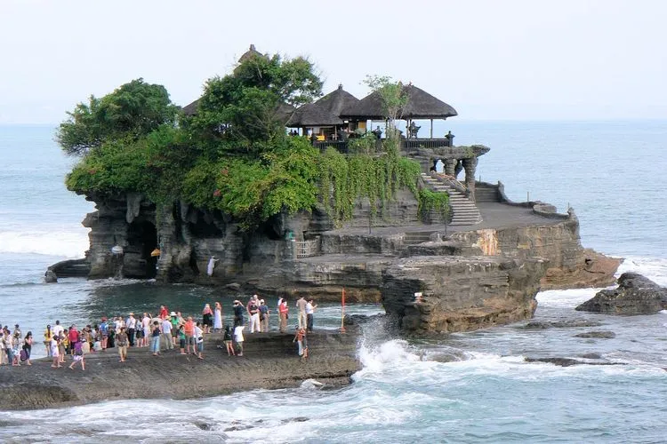 Kemenhub: Masa Libur Nataru, Lonjakan Masyarakat Padati Tempat Wisata