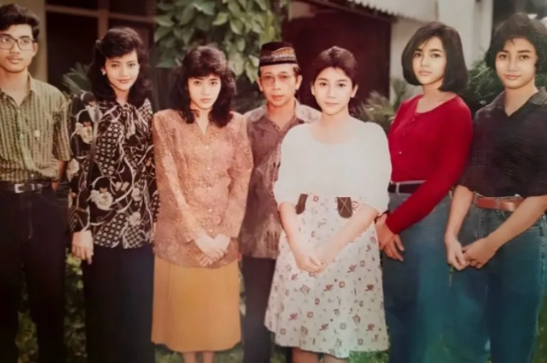 Foto Maia di Era 90-an, Netizen:Cantik Alami