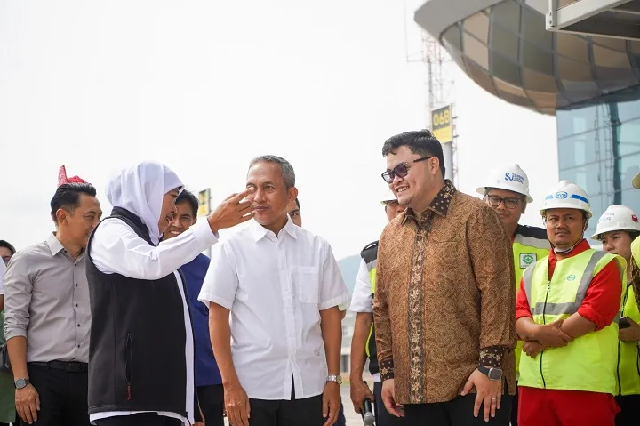 Kunjungi Bandara Dhoho Kediri, Mas Dhito Ajak Kepala Daerah Selingkar Wilis Bangun Jalan Non Tol