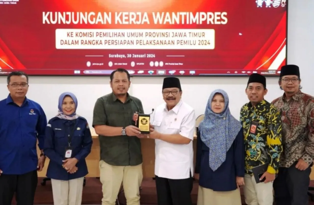 Pakde Karwo Kunker ke KPU Jatim, Pantau Persiapan Pemilu 2024 di Bumi Mojopahit