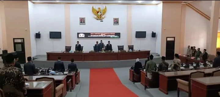 DPRD Sampang Gelar Rapat Paripurna Raperda dan Nota Penjelasan Bupati