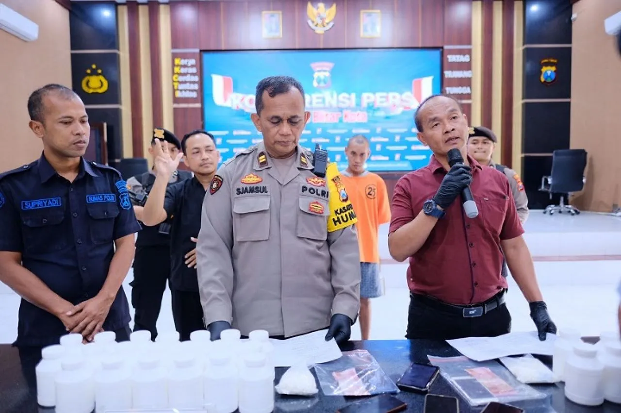 Jual beli Okerbaya dengan Adu Banteng, Dibekuk Satuan Resnarkoba Polres Blitar
