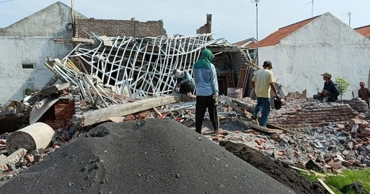 Rumah dalam Proses Pembangunan Ambruk, 1 Pekerja Terluka