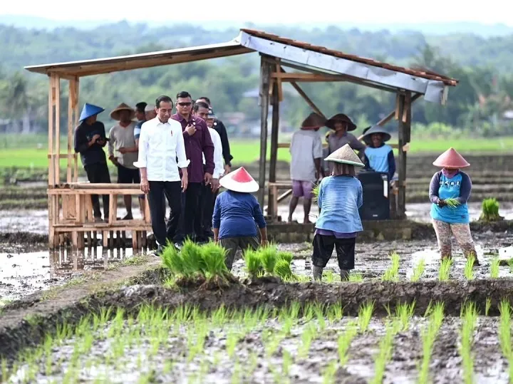 Prabowo Bikin Jokowi "Pusing" Keluarkan Rp 14 Triliun