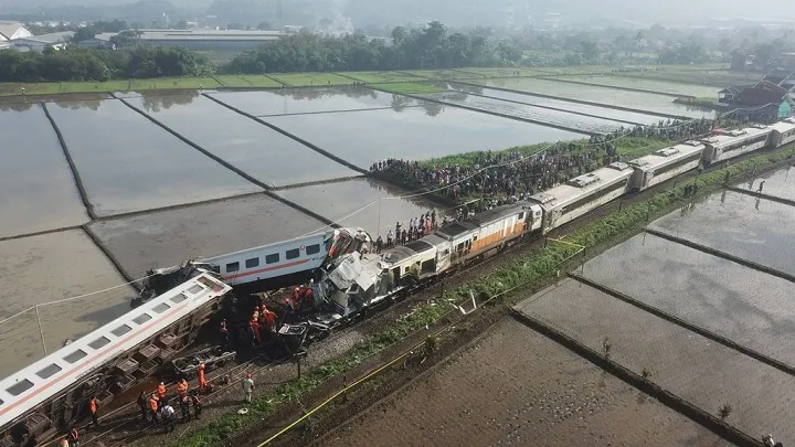 KA Turangga Tabrakan, 8 KA Lain Berputar
