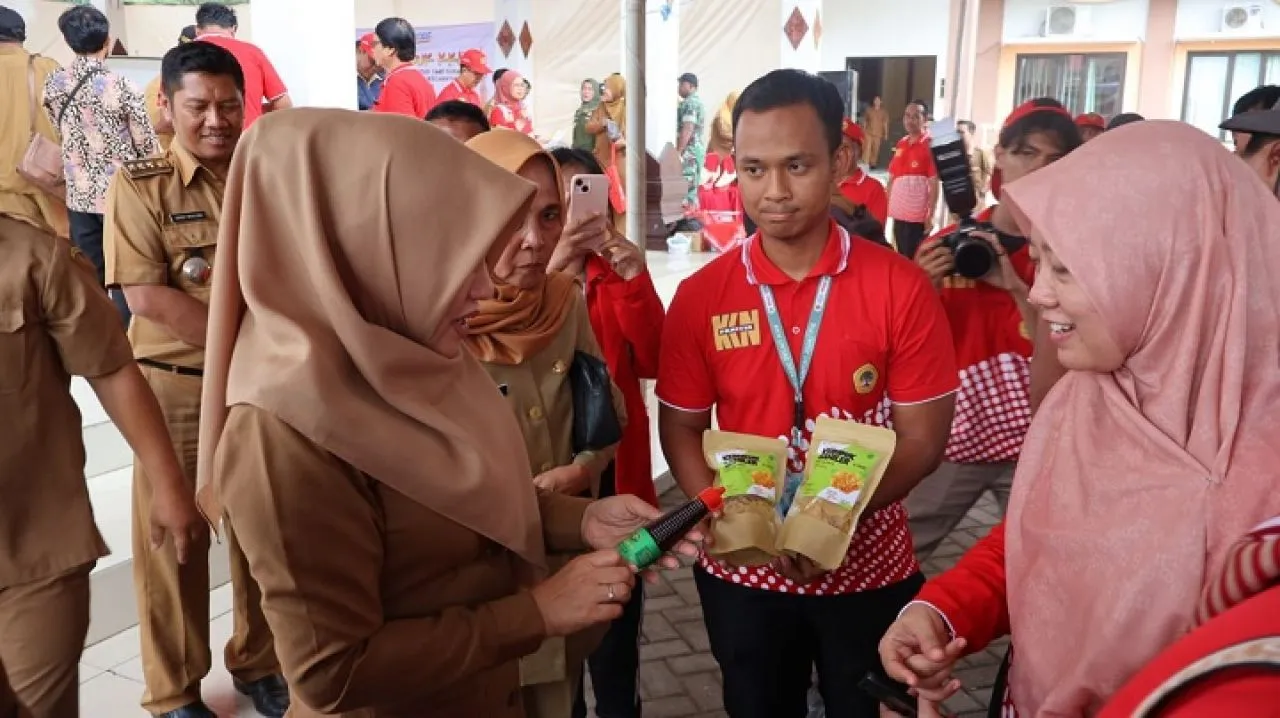 Hadiri Gebyar Produk KKN, Bupati Ikfina Apresiasi Mahasiswa Untag