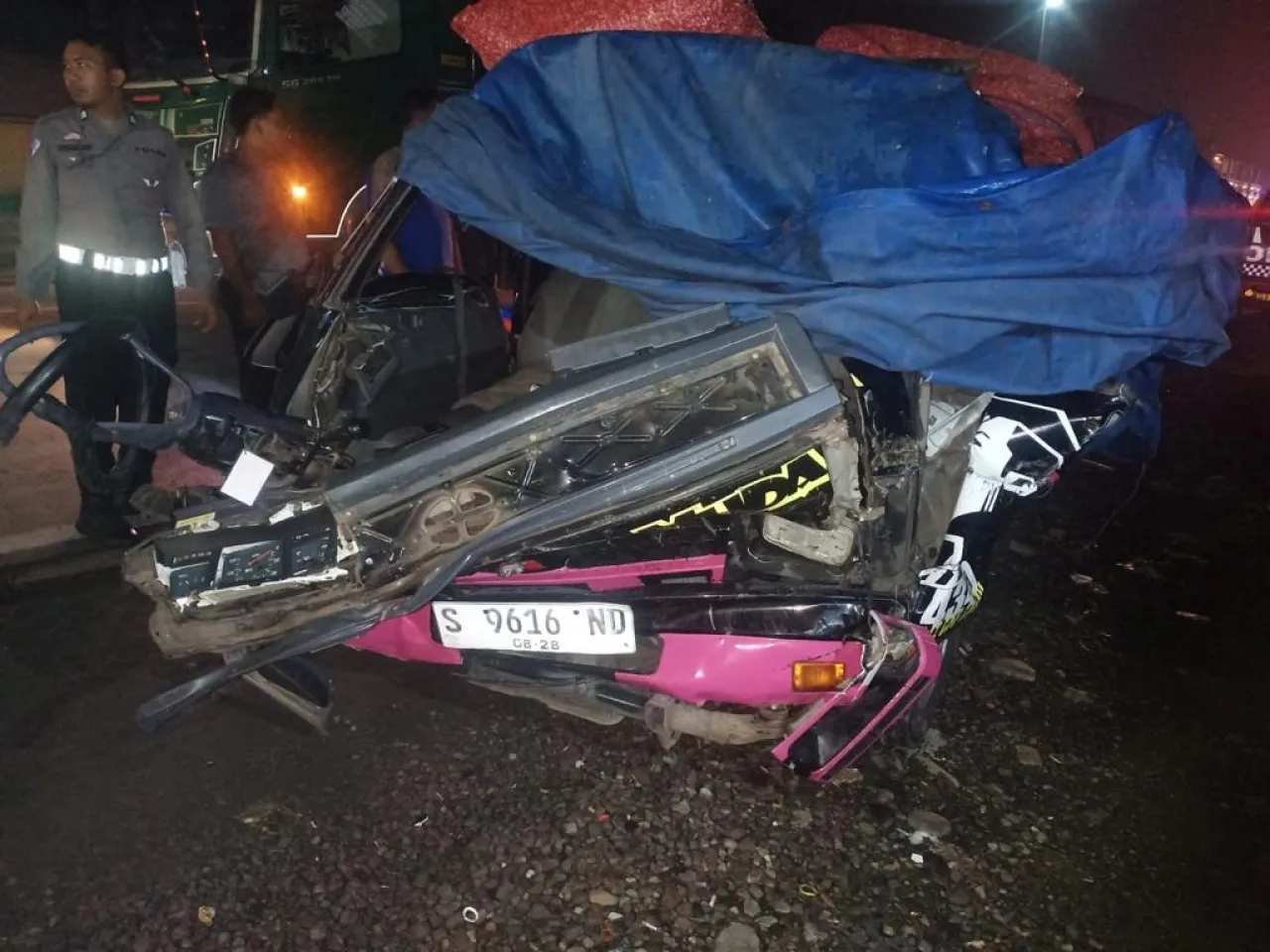 Pikap Tabrak Mobil di Jalan Raya By Pass Mojokerto, Sopir Tewas Diduga Ngantuk