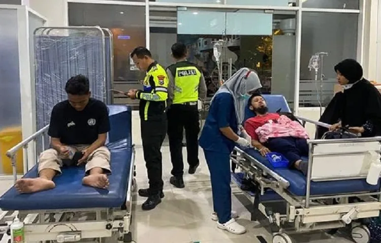 Bus Rombongan SMAN 1 Sidoarjo Tabrak Truk Muatan Rambutan, 1 Guru dan Siswa Meninggal