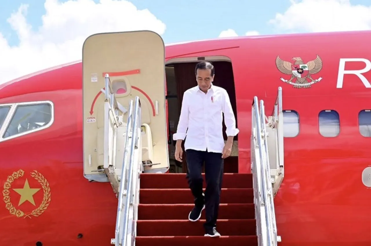 "Jokowi Enggak ke Mega, Ngajukan Gibran"