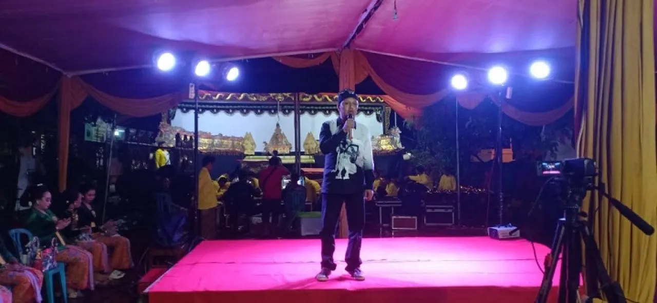 Ruwat Desa Kebonsari Kecamatan Candi Gelar Wayang Kulit Semalam Suntuk